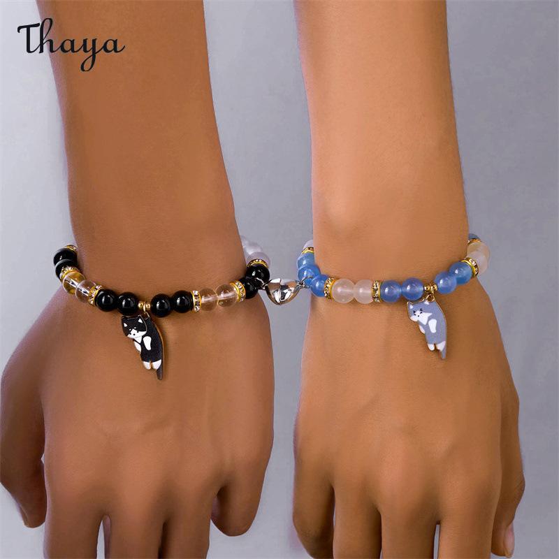 Thaya Creative Magnetic Cat Pendant Bracelet