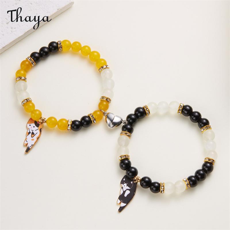 Thaya Creative Magnetic Cat Pendant Bracelet