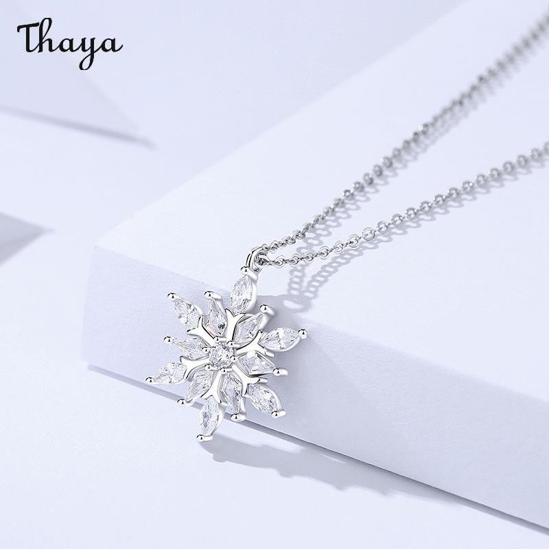 Thaya 925 Silver Damilra Snowflake Necklace